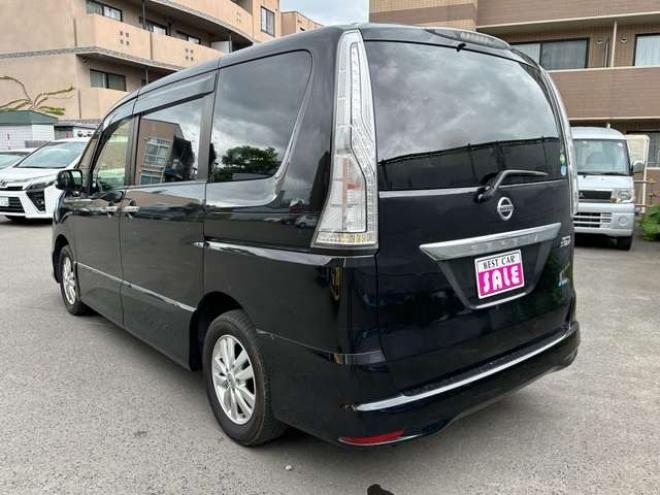 セレナ2.0 ハイウェイスター 4WD　左側パワースライドドア　Bluetooth 2000