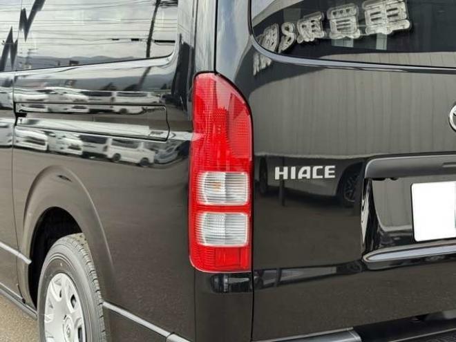 ハイエースバン2.8 DX ロング ディーゼルターボ 4WD　登録未使用車　寒冷地仕様　パノラミックビューモニター　デジタインナーミラー　LEDヘッドランプ　電動格納ミラーヒータ付　リアAC　リアヒーター　スライドドアイージークローザー　バックドアイージークローザー 登録済未使用車 2800