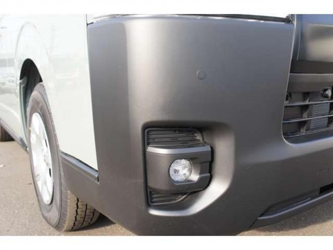 ハイエースバン2.8 スーパーGL ロング ディーゼルターボ 4WD　アースカラーPKG　登録済未使用車　アーバンカーキ　　両側パワースライドドア　デジタルインナーミラー　全方位カメラ　バックカメラ　寒冷地仕様　LEDヘッドライト　415コブラフラットベッドキット 登録済未使用車 2800