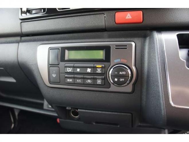 ハイエースバン2.8 スーパーGL ダークプライム S ロングボディ ディーゼルターボ 4WD　ダークプライムS　登録済未使用車　4WD　両側パワースライドドア　デジタルインナーミラー　全方位カメラ　バックカメラ　寒冷地仕様　プッシュスタート　スマートキー　415COBRAフラットベッドキット 登録済未使用車 2800