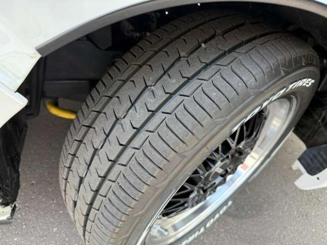 ハイエースバン2.8ダークプライムIIマルチロールトランスポータータイプIロングディーゼルターボ4WD　寒冷地仕様　ワンオーナー　ESSEX　ENCM18インチAW　ESSEXフロントリップスポイラー　ローダウン　パワースライドドア　LEDテール　415COBRAシートカバー&ローフォルムフェンダー&ステアリング 2800