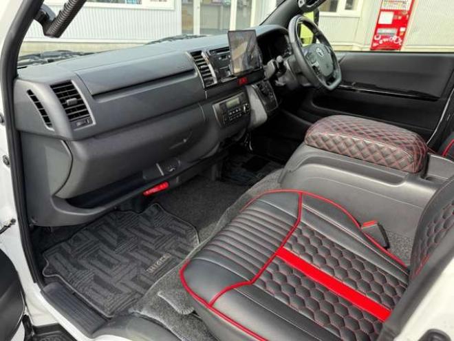 ハイエースバン2.8ダークプライムIIマルチロールトランスポータータイプIロングディーゼルターボ4WD　寒冷地仕様　ワンオーナー　ESSEX　ENCM18インチAW　ESSEXフロントリップスポイラー　ローダウン　パワースライドドア　LEDテール　415COBRAシートカバー&ローフォルムフェンダー&ステアリング 2800