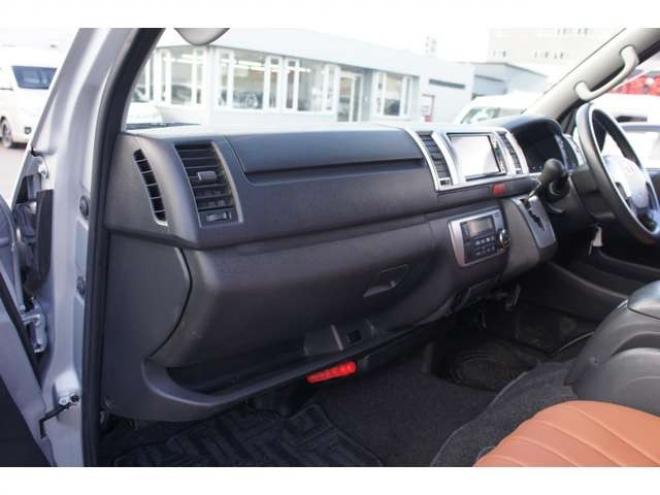 レジアスエース2.8 スーパーGL ロングボディ ディーゼルターボ 4WD　415COBRA丸目キット&CL3フロントリップ&ステージIリアスポ　415SAFARIオーバーフェンダー　ESSEXステラ16インチAW　TOYOオープンカントリーR/T　415COBRAベッドキット　寒冷地仕様　純正ETC 新品シートカバー 2800