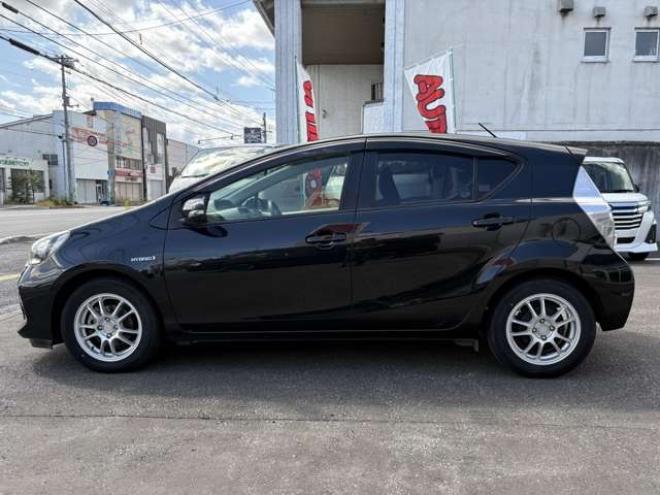 アクア1.5 S　プッシュスタート　スマートキー　純正ナビ7インチ　フルセグTV　Bluetooth　CD/DVD　FM/AM　フルオートエアコン　電動格納ミラー 2WD 1500