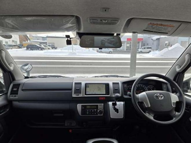 ハイエースバン2.8 スーパーGL ロング ディーゼルターボ 4WD　4WD　リアヒーター　リアクーラー　プッシュスタート　スマートキー　LEDヘッド　ベッドキッド　横滑り防止　衝突被害軽減　車線逸脱　純正ナビ　フルセグTV　Bluetooth　バックカメラ　トヨタ純正リアモニター　ETC 2800