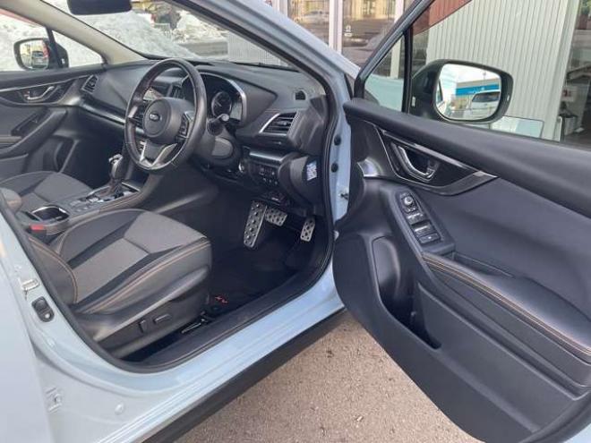 XV2.0i-S アイサイト 4WD　プッシュスタート　カロッツェリア製ナビTV　バックカメラ　Bluetooth　レーダークルーズコントロール　パドルシフト　ETC　前席パワーシート　ハーフレザーシート　LEDヘッドライト　フォグランプ　ルーフレール 2000