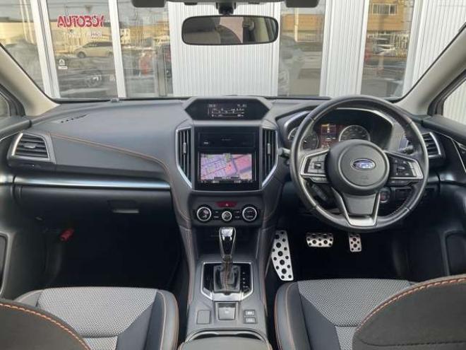 XV2.0i-S アイサイト 4WD　プッシュスタート　カロッツェリア製ナビTV　バックカメラ　Bluetooth　レーダークルーズコントロール　パドルシフト　ETC　前席パワーシート　ハーフレザーシート　LEDヘッドライト　フォグランプ　ルーフレール 2000