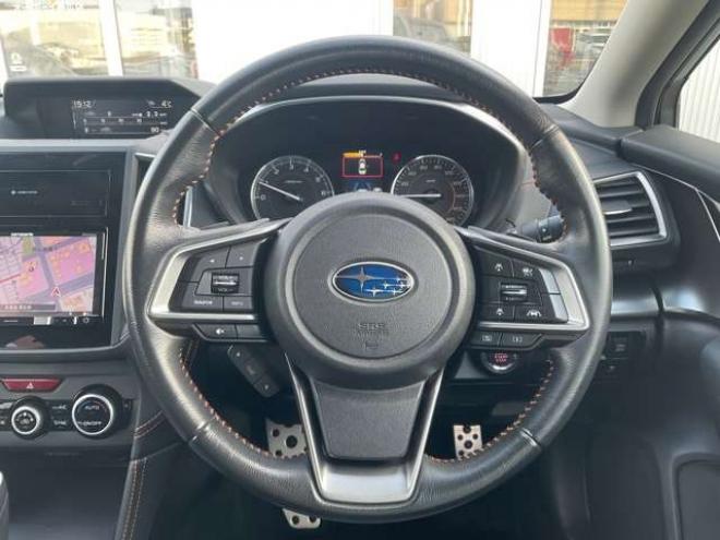 XV2.0i-S アイサイト 4WD　プッシュスタート　カロッツェリア製ナビTV　バックカメラ　Bluetooth　レーダークルーズコントロール　パドルシフト　ETC　前席パワーシート　ハーフレザーシート　LEDヘッドライト　フォグランプ　ルーフレール 2000