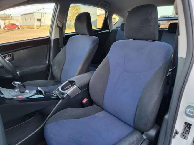 プリウス1.8 S　下廻り防錆塗装済 コムテック製ドラレコ  ケンウッド製社外ナビ フルセグ Bluetooth バックカメラ ETC フロント&テールエアロ プッシュスタート スマートキー 社外アルミ 2WD 1800