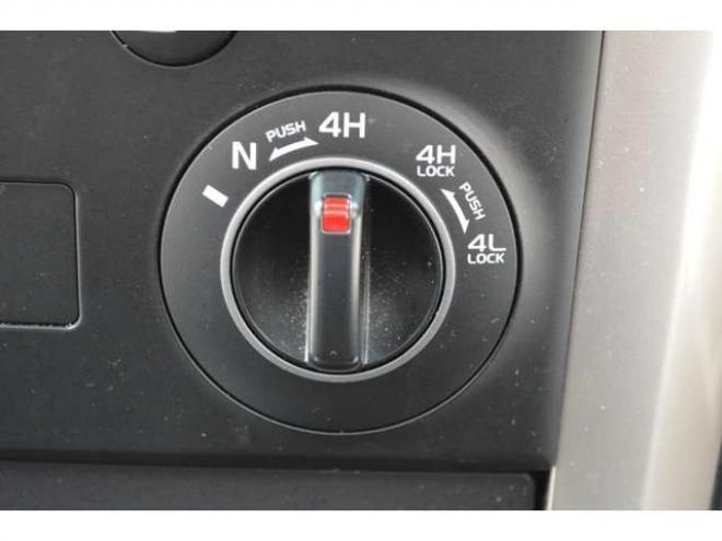 エスクード2.4 ランドブリーズ 4WD　ワンオーナー特別仕様車4WD横滑り防止装置クルーズコントロールSDナビTVバックカメラHIDライト電動ガラスサンルーフクルーズコントロール 2400