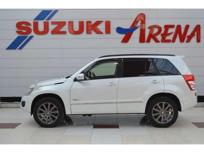 エスクード2.4 ランドブリーズ 4WD　ワンオーナー特別仕様車4WD横滑り防止装置クルーズコントロールSDナビTVバックカメラHIDライト電動ガラスサンルーフクルーズコントロール 2400