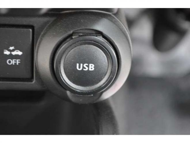 イグニス1.2 ハイブリッド MG 4WD　ワンオーナー車ハイブリッド4WDセーフティサポート搭載デュアルカメラブレーキサポートアイドリングストップ全方位モニター付ナビTV横滑り防止装置シートヒーター 1200