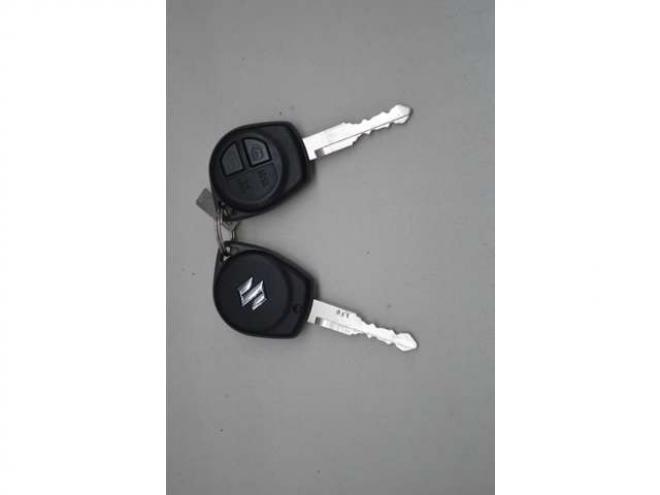 イグニス1.2 ハイブリッド MG 4WD　ワンオーナー車ハイブリッド4WDセーフティサポート搭載デュアルカメラブレーキサポートアイドリングストップ全方位モニター付ナビTV横滑り防止装置シートヒーター 1200