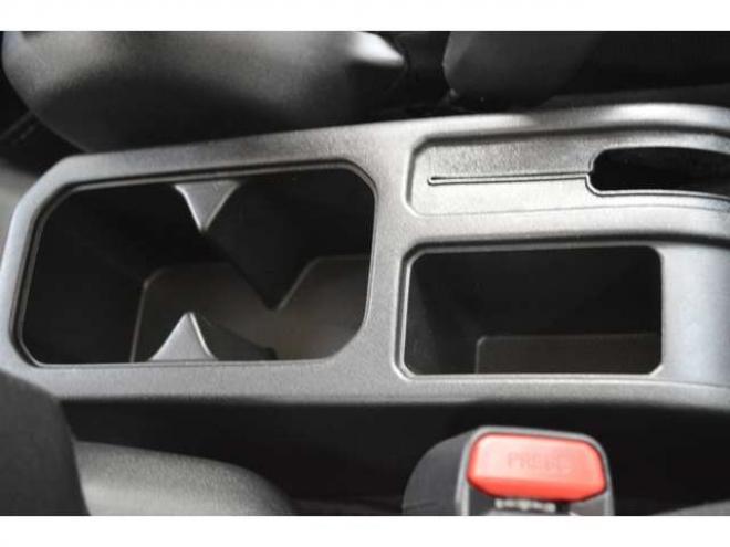 ジムニーXC 4WD　ワンオーナー車4WDターボセーフティサポート搭載アイドリングストップ横滑り防止装置7インチディスプレイモニターETCハイビームアシストLEDライトクルーズコントロール 660