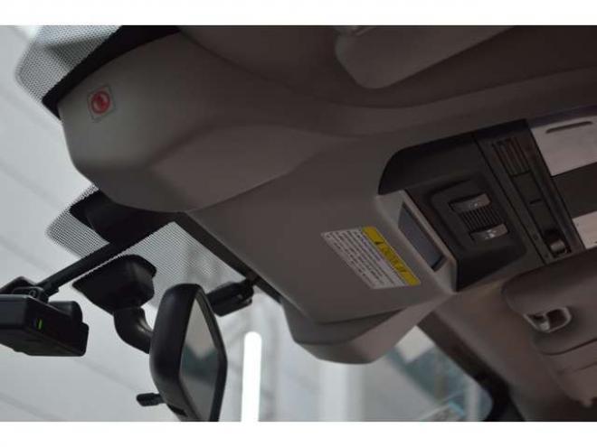 インプレッサスポーツ 1.6 i-L アイサイト 4WD　ワンオーナー車4WDパドルシフトアイサイトアイドリングストップ横滑り防止装置レーダークルーズコントロール純正8インチナビTVバックサイドカメラ前後ドラレコETCパーキングセンサーLEDライト 1600