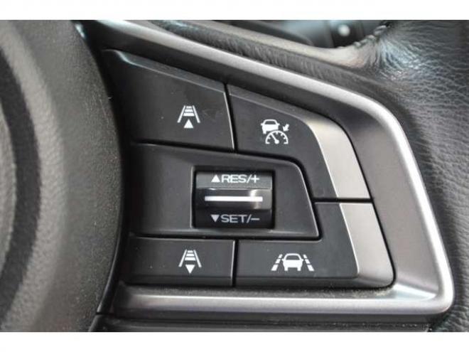 インプレッサスポーツ 1.6 i-L アイサイト 4WD　ワンオーナー車4WDパドルシフトアイサイトアイドリングストップ横滑り防止装置レーダークルーズコントロール純正8インチナビTVバックサイドカメラ前後ドラレコETCパーキングセンサーLEDライト 1600