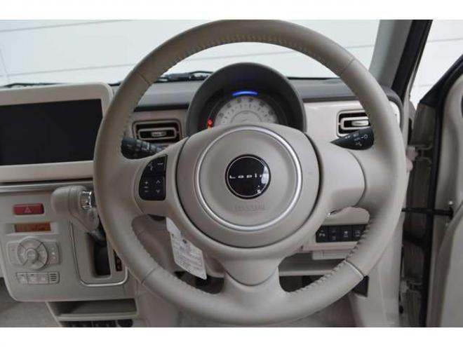 ラパンX 4WD　ワンオーナー車4WDセーフティサポート搭載アイドリングストップ横滑り防止装置デュアルセンサーブレーキサポート後退時ブレーキサポートハイビームアシストLEDライト 660