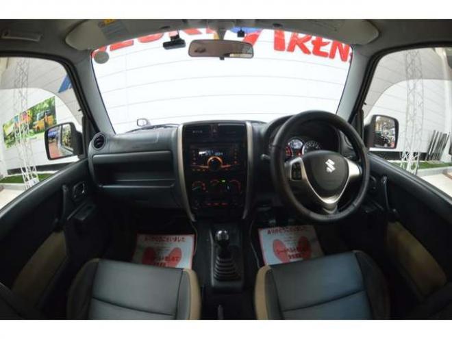 ジムニーランドベンチャー 4WD　ワンオーナー特別仕様車5速マニュアル4WDターボハーフレザーシートヒーターETCドライブレコーダー 660