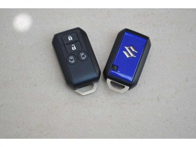 ワゴンRスマイルハイブリッド X 4WD　クリームコーデセーフティサポートスズキコネクト対応9インチ全方位ナビLEDハイブリット4WDセーフティサポート搭載アイドリングストップハイビームアシストLEDライト両側オートスライドドアパーキングセンサー 登録済未使用車 660