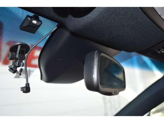 ハリアー2.5 ハイブリッド E-Four プレミアム アドバンストパッケージ 4WD　ワンオーナー車プリクラッシュセーフティ横滑り防止装置ハーフレザーシート全方位モニター付8インチナビ純正ナビTVバックカメラLEDライトETCクルーズコントロールパワーバックドア 2500