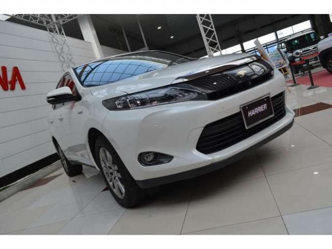 ハリアー2.5 ハイブリッド E-Four プレミアム アドバンストパッケージ 4WD　ワンオーナー車プリクラッシュセーフティ横滑り防止装置ハーフレザーシート全方位モニター付8インチナビ純正ナビTVバックカメラLEDライトETCクルーズコントロールパワーバックドア 2500