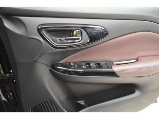 フロンクス1.5 4WD　ワンオーナー車ハイブリット4WDセーフティサポート搭載4WDスズキコネクト対応通信機装着車アダプティブクルーズコントロール全方位モニター付き9インチナビTVバックカメラハイビームアシストLEDライト 1500