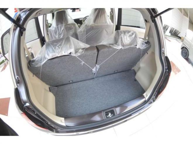 ラパンLC 660 ハイブリッド X 4WD　ハイブリット4WD全方位モニタ用カメラパッケージセーフティサポート搭載スズキコネクト対応機装着車ハイビームアシストLEDライト横滑り防止装置シートヒーター 登録済未使用車 660