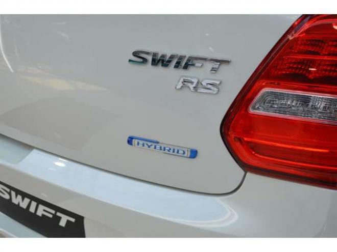 スイフト1.2 ハイブリッド RS セーフティパッケージ装着車 4WD　ワンオーナー車ハイブリット4WDセーフティサポート搭載アイドリングストップ横滑り防止装置パドルシフトアダプティブクルーズコントロールLEDライトETCシートヒーター 1200