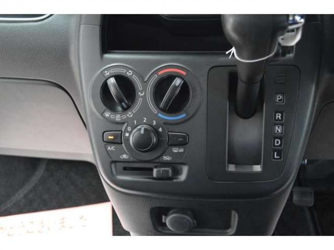 ソリオ1.2 G 4WD　ワンオーナー車4WD横滑り防止装置オートスライドドアSDナビTVライトレベライザーETCシートヒータースマートキー 1200