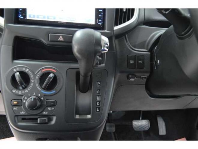 ソリオ1.2 G 4WD　ワンオーナー車4WD横滑り防止装置オートスライドドアSDナビTVライトレベライザーETCシートヒータースマートキー 1200