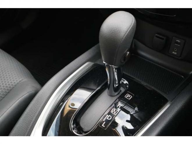 エクストレイル2.0 20S ハイブリッド 4WD　純正フルセグナビ　ETC　アラウンドビューカメラ　パーキングアシスト　ヒルディセントコントロール　クルーズコントロール　パーキングソナー 2000