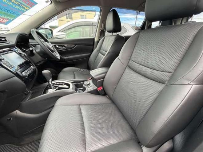 エクストレイル2.0 20S ハイブリッド 4WD　純正フルセグナビ　ETC　アラウンドビューカメラ　パーキングアシスト　ヒルディセントコントロール　クルーズコントロール　パーキングソナー 2000