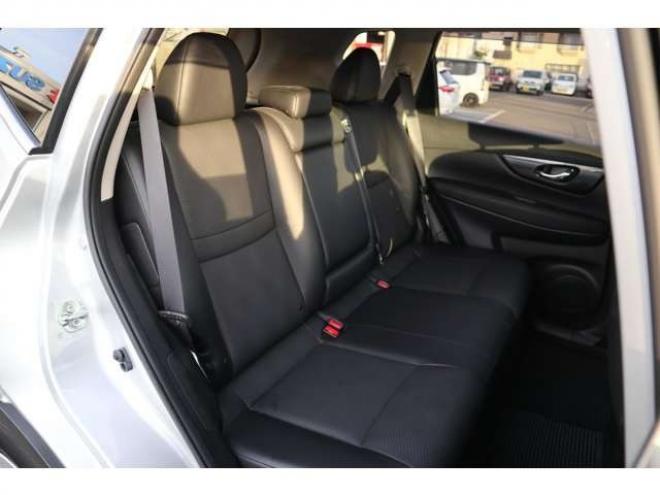 エクストレイル2.0 20S ハイブリッド 4WD　純正フルセグナビ　ETC　アラウンドビューカメラ　パーキングアシスト　ヒルディセントコントロール　クルーズコントロール　パーキングソナー 2000