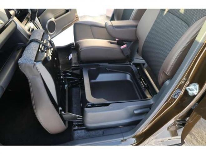 ハスラーJスタイルIIIターボ 4WD　1オーナー　特別仕様　4WD　ターボ　衝突軽減ブレーキ　CDプレイヤー　クルーズコントロール　LEDヘッドライト　オートエアコン　シートヒーター 660