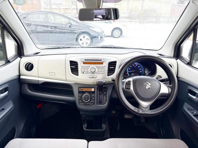 ワゴンR660FZ 4WD　ローンが不安な方＜優遇ローン＞1年保証　ユーザー買取車　社外ナビ