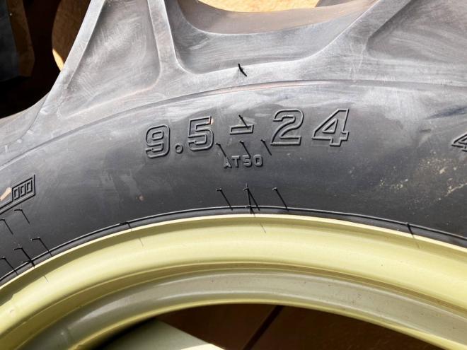 その他ヤンマートラクター　ホイール付タイヤ　4本セット