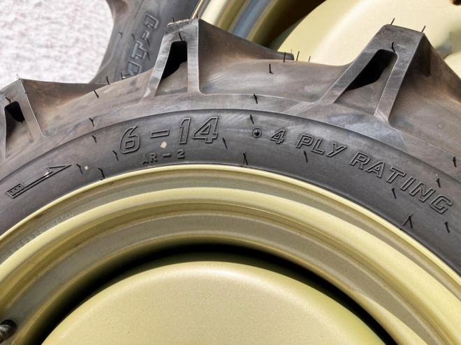 その他ヤンマートラクター　ホイール付タイヤ　4本セット