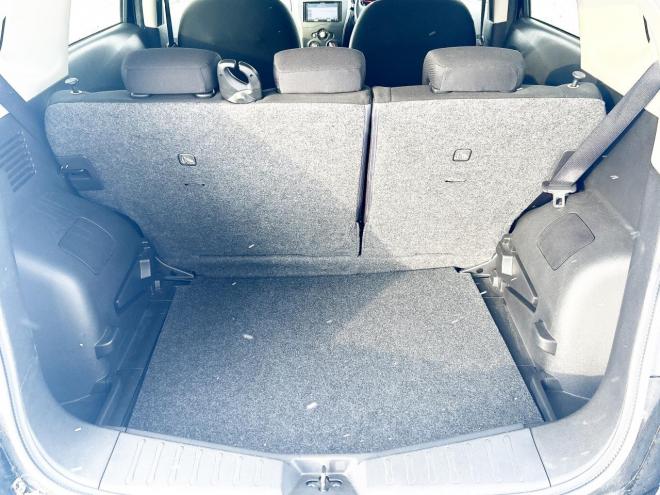 ノート1.2X FOUR Vセレクション+セーフティ 4WD　ローンが不安な方＜優遇ローン＞本州仕入　エマージェンシーブレーキ　社外ナビ 4WD