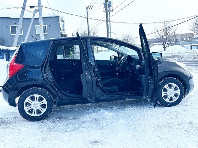 ノート1.2X FOUR Vセレクション+セーフティ 4WD　ローンが不安な方＜優遇ローン＞本州仕入　エマージェンシーブレーキ　社外ナビ 4WD