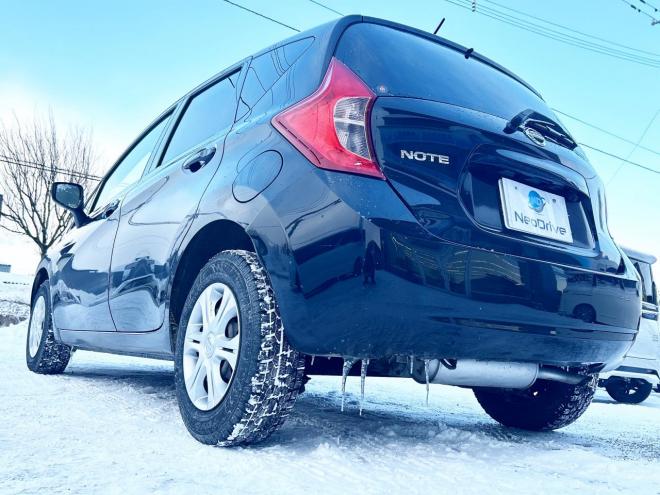 ノート1.2X FOUR Vセレクション+セーフティ 4WD　ローンが不安な方＜優遇ローン＞本州仕入　エマージェンシーブレーキ　社外ナビ 4WD