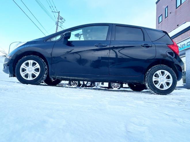 ノート1.2X FOUR Vセレクション+セーフティ 4WD　ローンが不安な方＜優遇ローン＞本州仕入　エマージェンシーブレーキ　社外ナビ 4WD