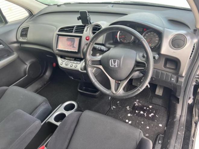 ストリームRSZ 4WD 1800 ５Dr