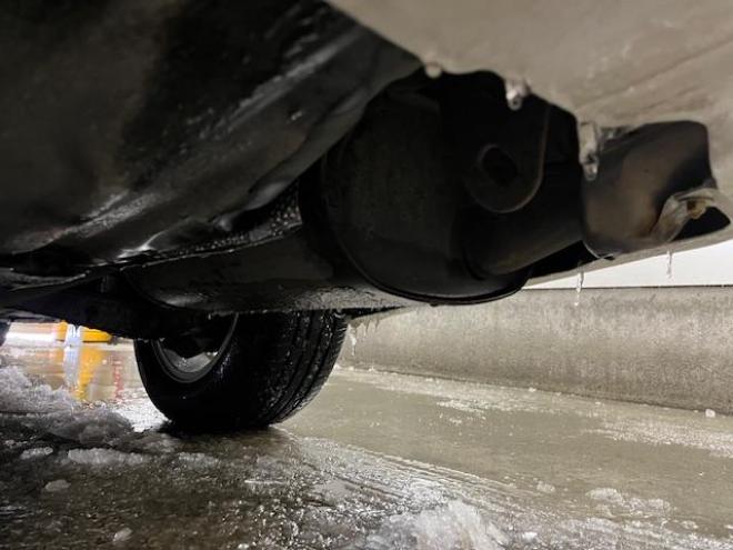 クラウンロイヤルサルーン　ｉ－Ｆｏｕｒ　寒冷地仕様　禁煙車　後期型　社外１６インチＡＷ　スタッドレスタイヤ付　クルーズコントロール　純正ＨＤＤナビ　フルセグ地デジ　ＤＶＤ再生　Ｂｌｕｅｔｏｏｔｈオーディオ　バックカメラ　コーナーセンサー 4WD 2500 4Dr