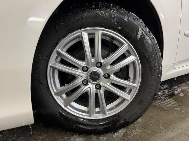 クラウンロイヤルサルーン　ｉ－Ｆｏｕｒ　寒冷地仕様　禁煙車　後期型　社外１６インチＡＷ　スタッドレスタイヤ付　クルーズコントロール　純正ＨＤＤナビ　フルセグ地デジ　ＤＶＤ再生　Ｂｌｕｅｔｏｏｔｈオーディオ　バックカメラ　コーナーセンサー 4WD 2500 4Dr