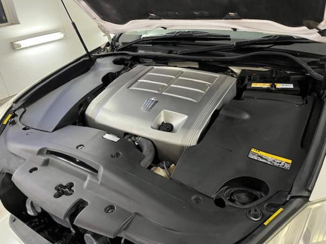 クラウンロイヤルサルーン　ｉ－Ｆｏｕｒ　寒冷地仕様　禁煙車　後期型　社外１６インチＡＷ　スタッドレスタイヤ付　クルーズコントロール　純正ＨＤＤナビ　フルセグ地デジ　ＤＶＤ再生　Ｂｌｕｅｔｏｏｔｈオーディオ　バックカメラ　コーナーセンサー 4WD 2500 4Dr