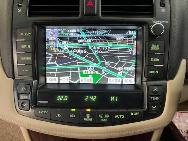 クラウンロイヤルサルーン　ｉ－Ｆｏｕｒ　寒冷地仕様　禁煙車　後期型　社外１６インチＡＷ　スタッドレスタイヤ付　クルーズコントロール　純正ＨＤＤナビ　フルセグ地デジ　ＤＶＤ再生　Ｂｌｕｅｔｏｏｔｈオーディオ　バックカメラ　コーナーセンサー 4WD 2500 4Dr