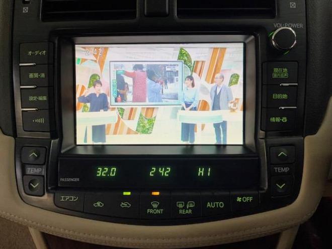 クラウンロイヤルサルーン　ｉ－Ｆｏｕｒ　寒冷地仕様　禁煙車　後期型　社外１６インチＡＷ　スタッドレスタイヤ付　クルーズコントロール　純正ＨＤＤナビ　フルセグ地デジ　ＤＶＤ再生　Ｂｌｕｅｔｏｏｔｈオーディオ　バックカメラ　コーナーセンサー 4WD 2500 4Dr