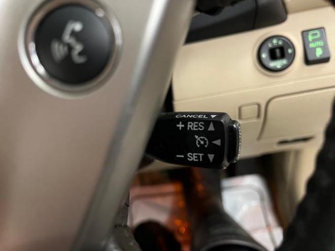 クラウンロイヤルサルーン　ｉ－Ｆｏｕｒ　寒冷地仕様　禁煙車　後期型　社外１６インチＡＷ　スタッドレスタイヤ付　クルーズコントロール　純正ＨＤＤナビ　フルセグ地デジ　ＤＶＤ再生　Ｂｌｕｅｔｏｏｔｈオーディオ　バックカメラ　コーナーセンサー 4WD 2500 4Dr