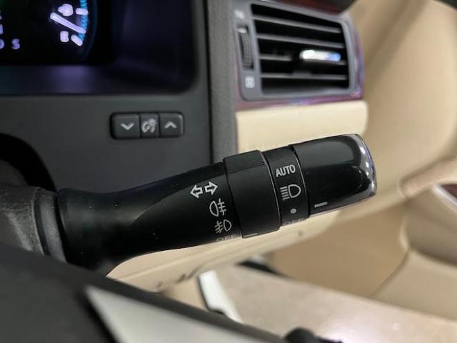 クラウンロイヤルサルーン　ｉ－Ｆｏｕｒ　寒冷地仕様　禁煙車　後期型　社外１６インチＡＷ　スタッドレスタイヤ付　クルーズコントロール　純正ＨＤＤナビ　フルセグ地デジ　ＤＶＤ再生　Ｂｌｕｅｔｏｏｔｈオーディオ　バックカメラ　コーナーセンサー 4WD 2500 4Dr