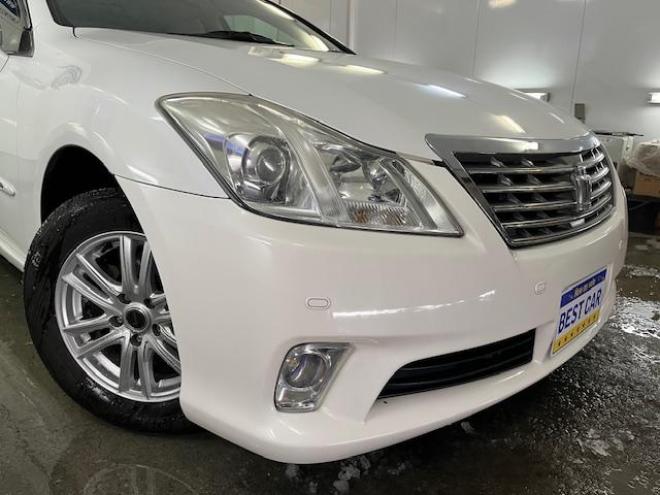 クラウンロイヤルサルーン　ｉ－Ｆｏｕｒ　寒冷地仕様　禁煙車　後期型　社外１６インチＡＷ　スタッドレスタイヤ付　クルーズコントロール　純正ＨＤＤナビ　フルセグ地デジ　ＤＶＤ再生　Ｂｌｕｅｔｏｏｔｈオーディオ　バックカメラ　コーナーセンサー 4WD 2500 4Dr